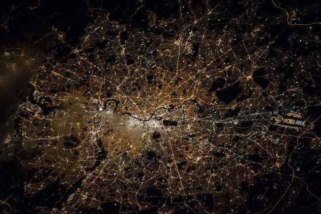 London,_England_night_view.jpg