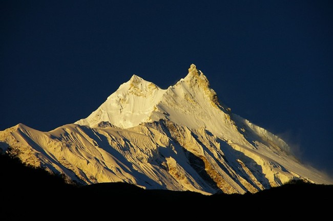 Sunrise,_Manaslu.jpg