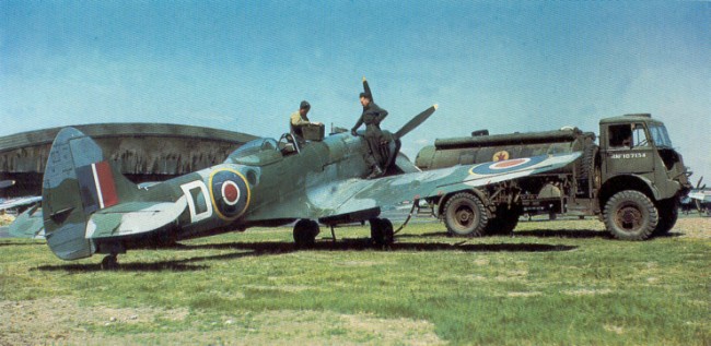 Spitfire_XIV_of_414_RCAF_Squadron_Wunstorf_Germany_April_1945.jpg