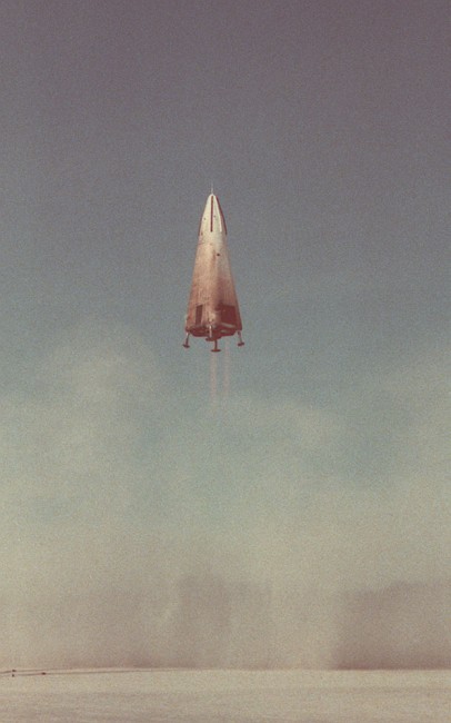 Delta_Clipper_DC-X_first_flight.jpg